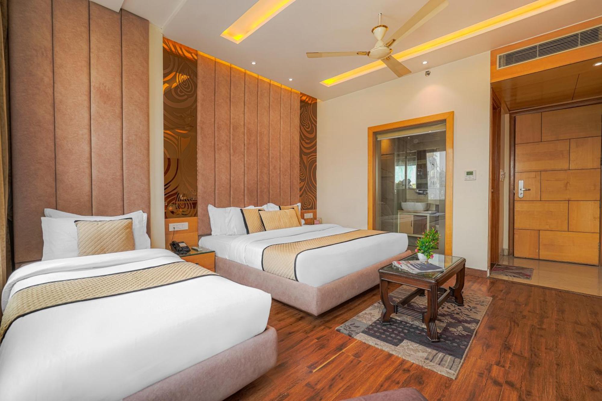 Csjs Inn Hotel Амритсар Екстериор снимка
