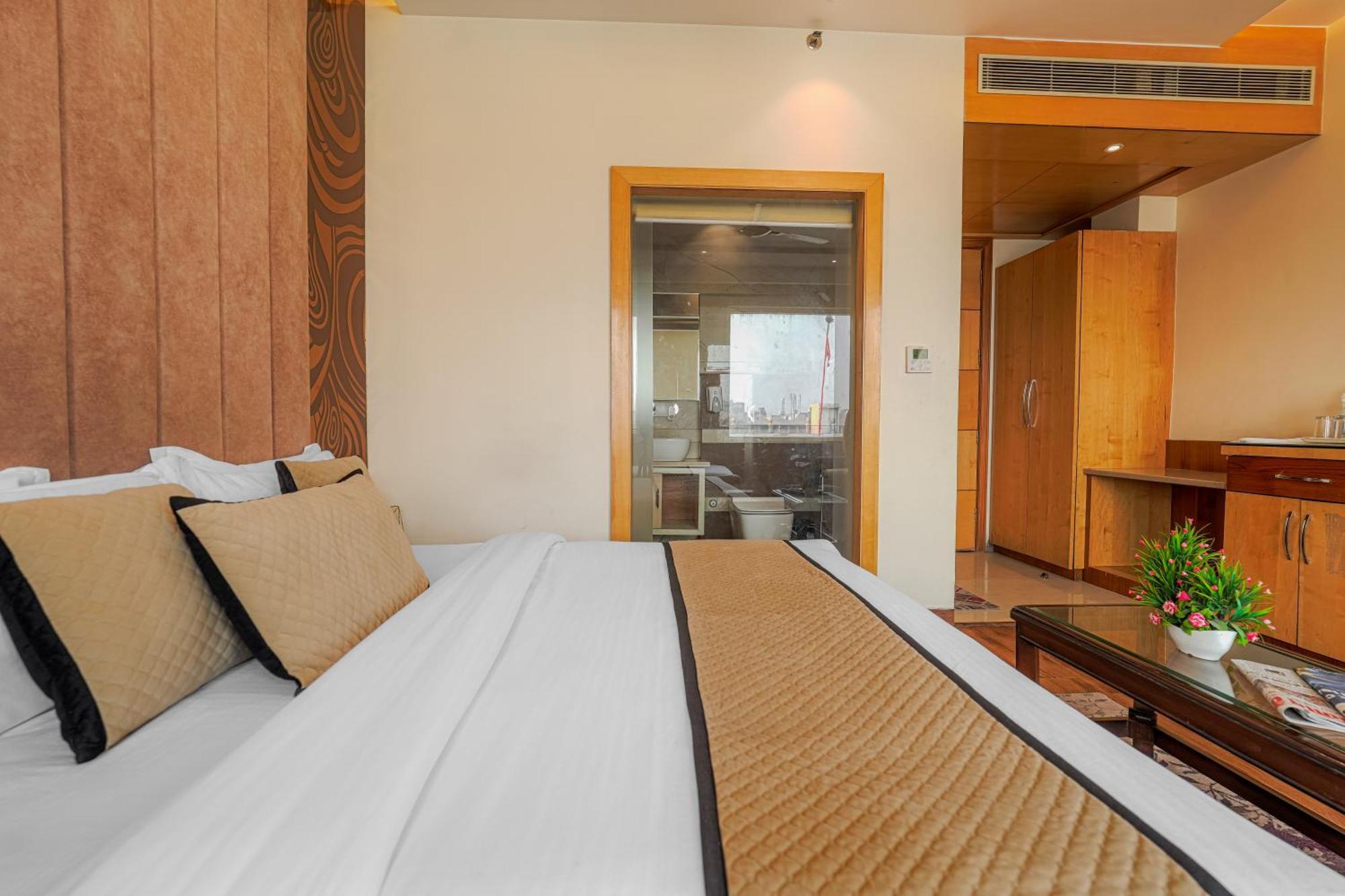 Csjs Inn Hotel Амритсар Екстериор снимка