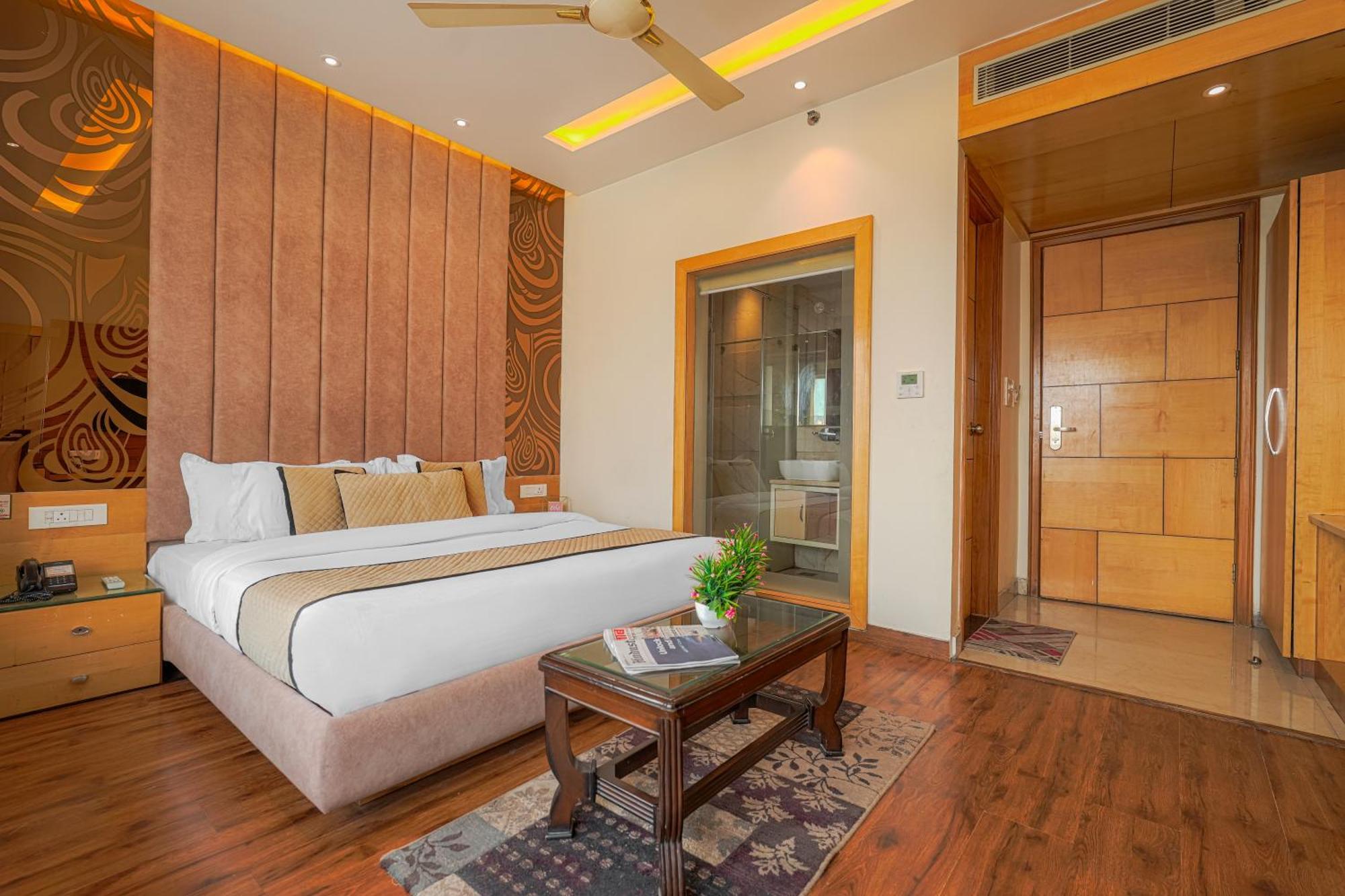 Csjs Inn Hotel Амритсар Екстериор снимка