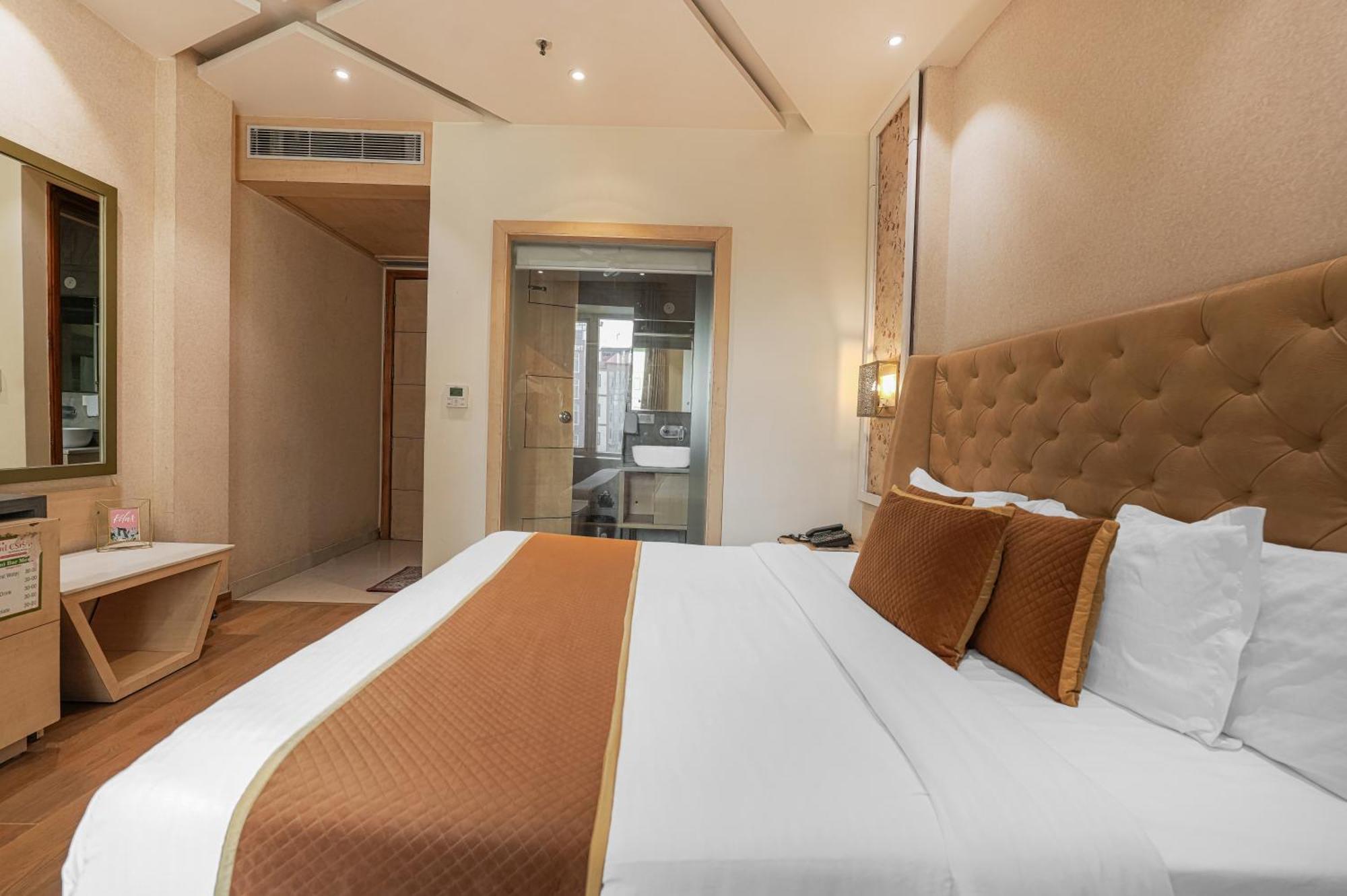 Csjs Inn Hotel Амритсар Екстериор снимка