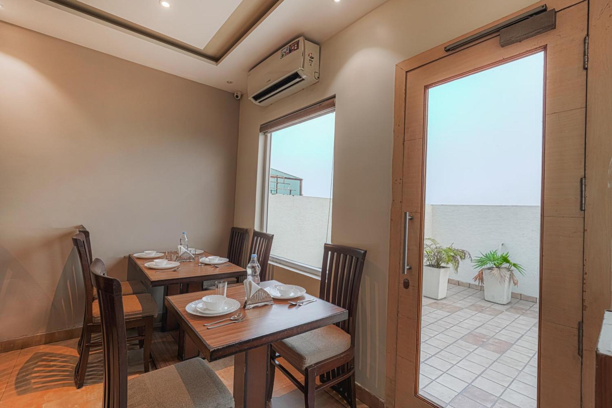 Csjs Inn Hotel Амритсар Екстериор снимка