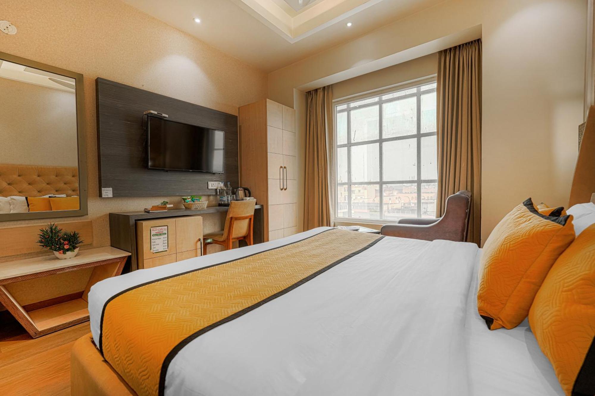 Csjs Inn Hotel Амритсар Екстериор снимка