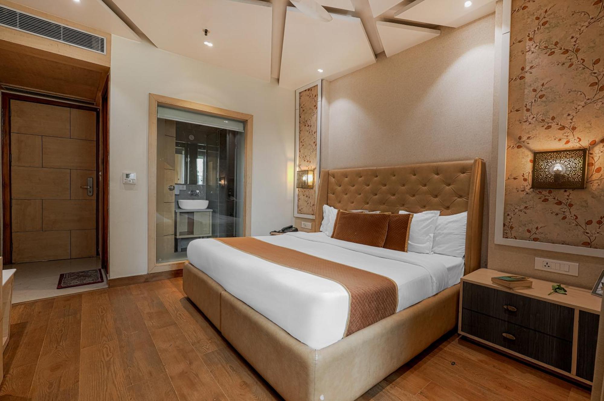 Csjs Inn Hotel Амритсар Екстериор снимка