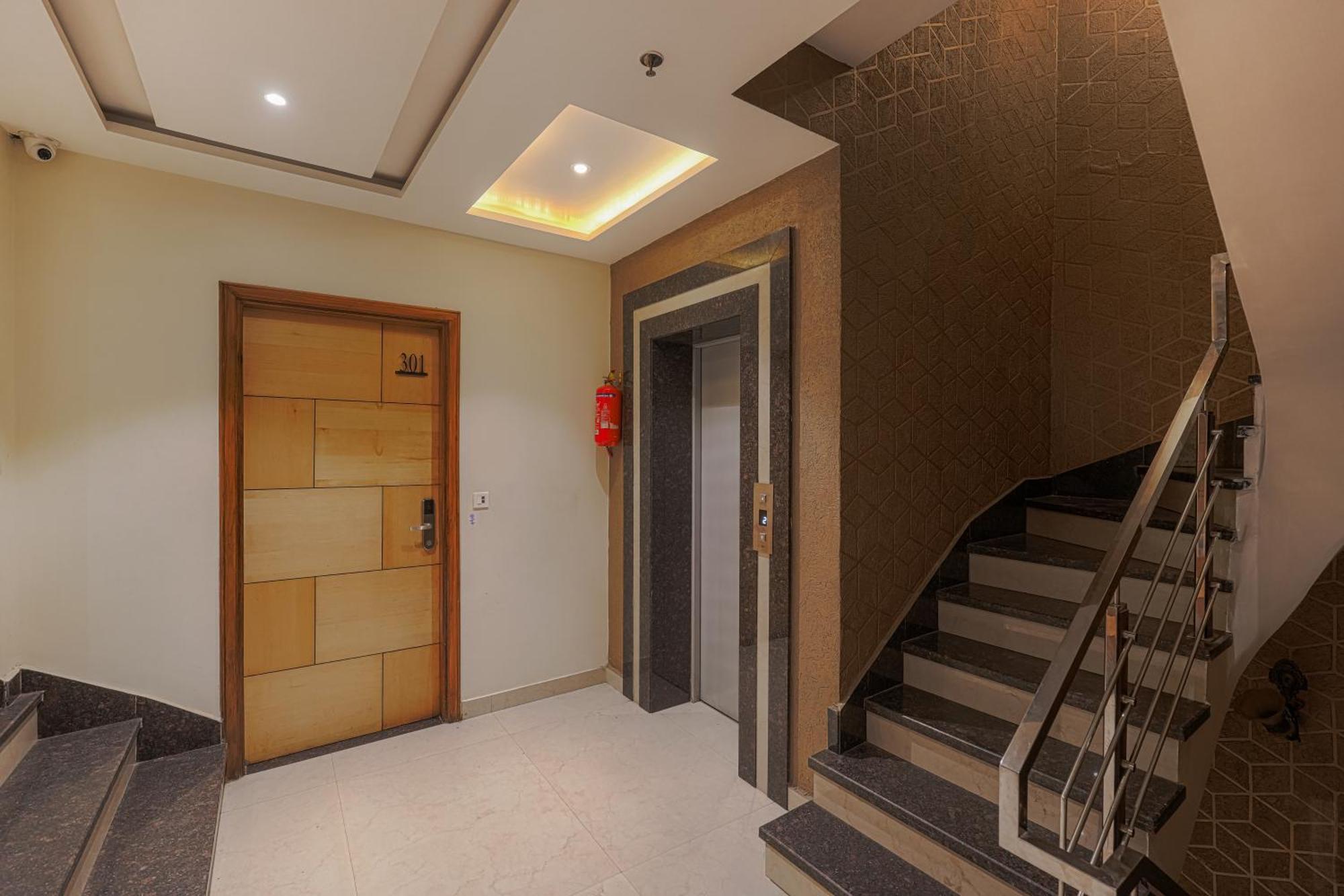 Csjs Inn Hotel Амритсар Екстериор снимка