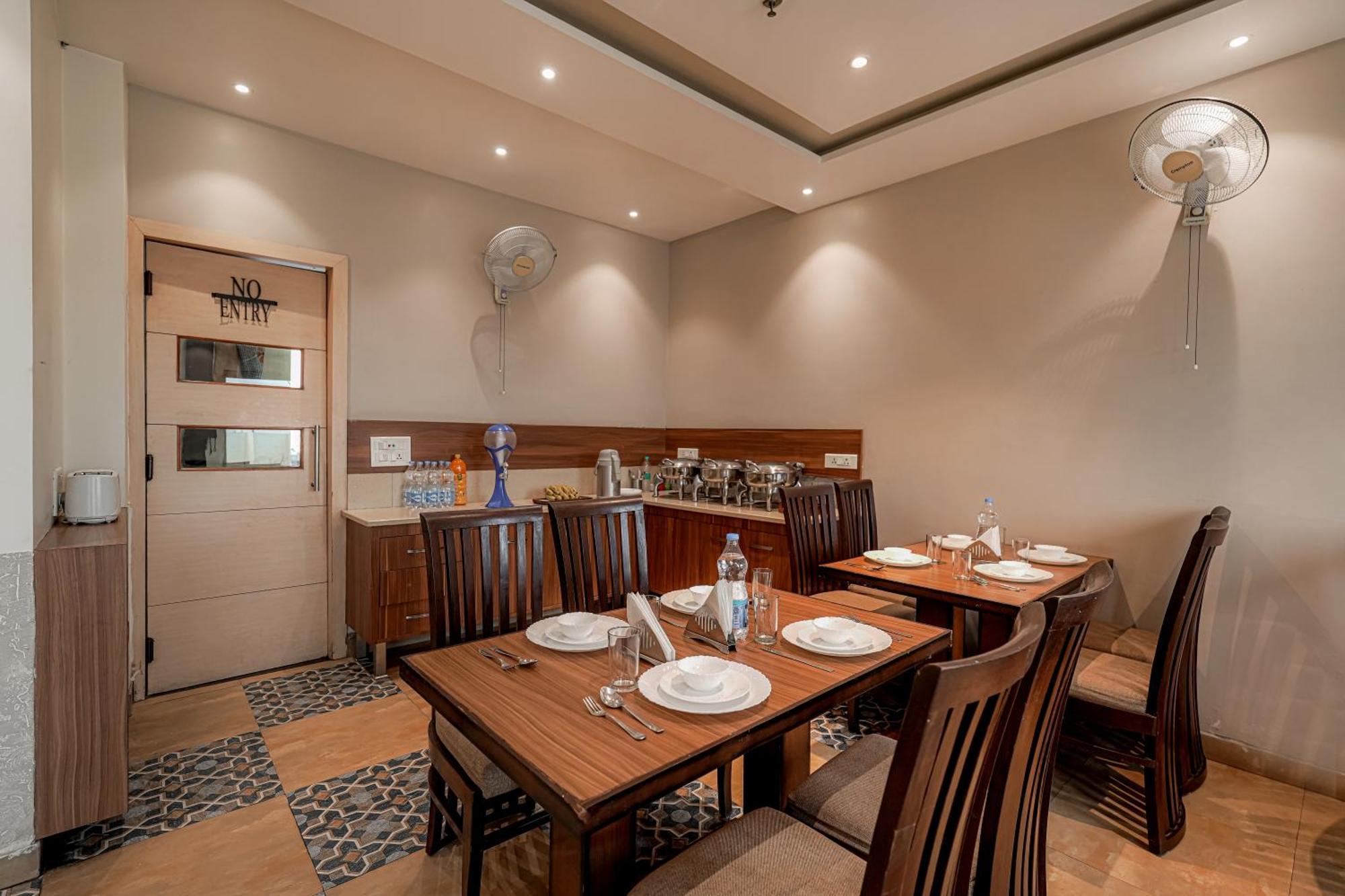 Csjs Inn Hotel Амритсар Екстериор снимка