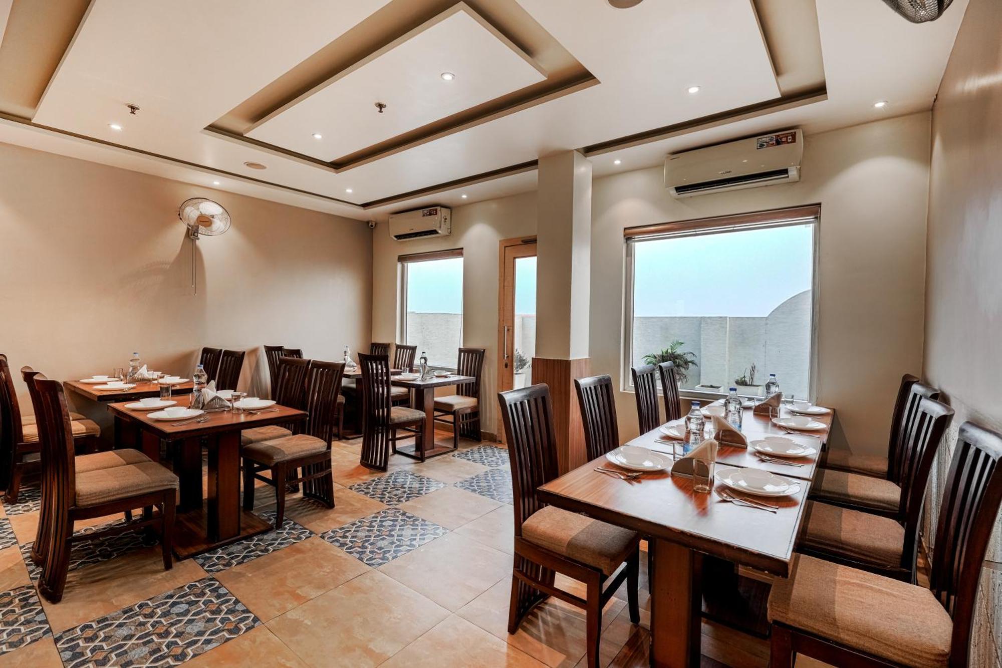 Csjs Inn Hotel Амритсар Екстериор снимка