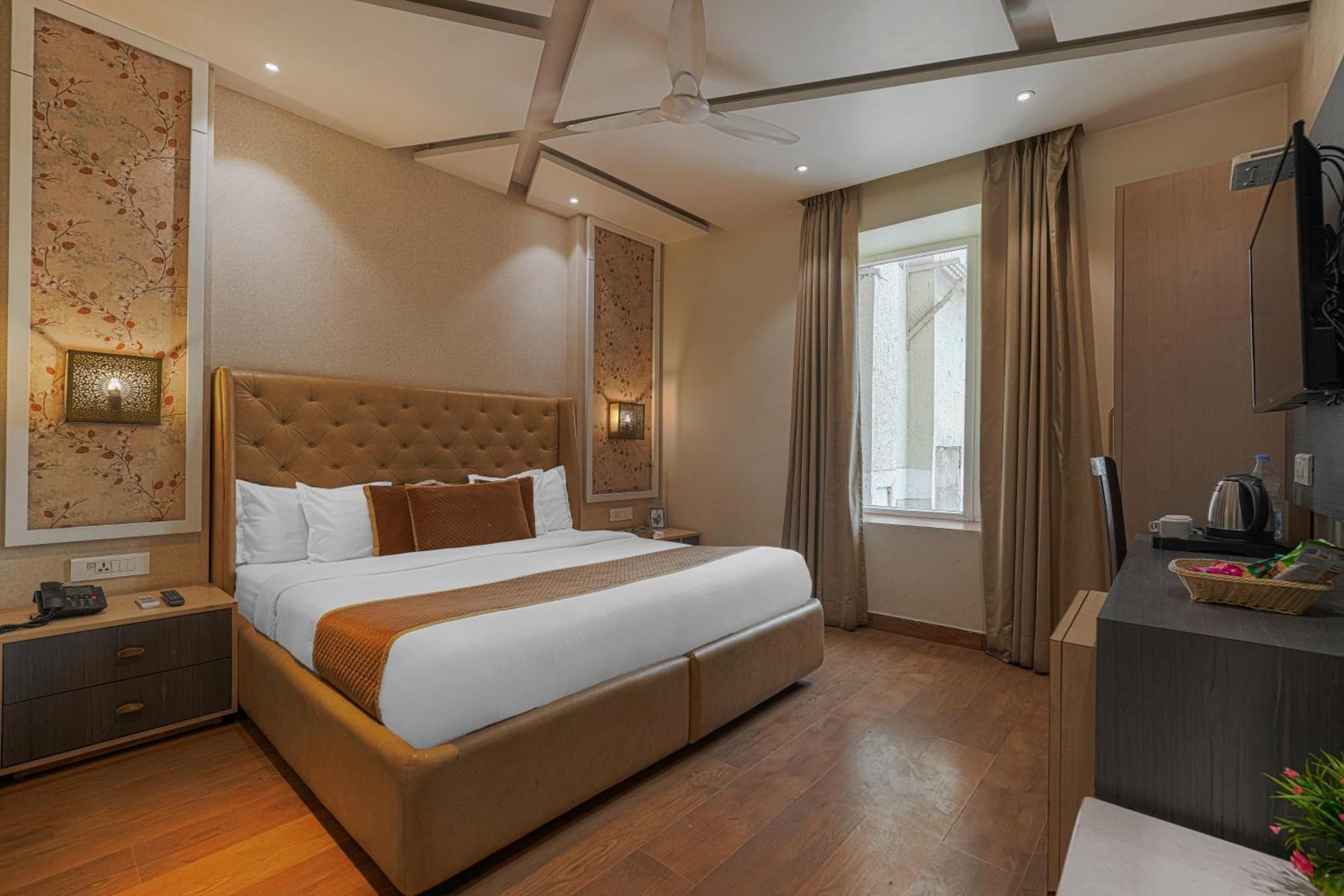Csjs Inn Hotel Амритсар Екстериор снимка