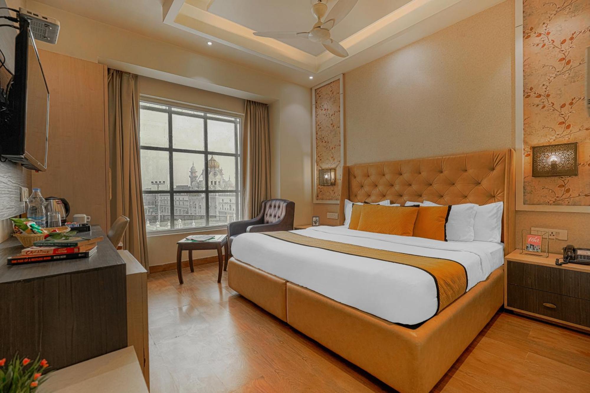 Csjs Inn Hotel Амритсар Екстериор снимка
