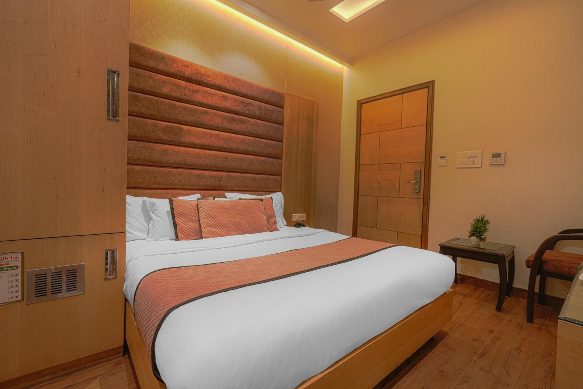 Csjs Inn Hotel Амритсар Екстериор снимка
